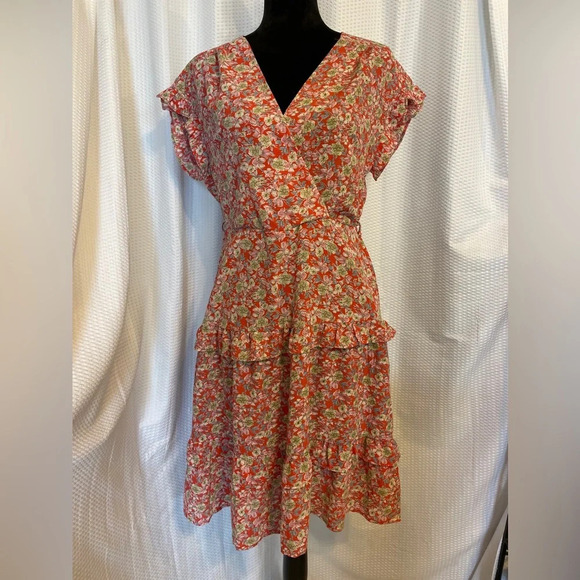 Monteau Dresses & Skirts - Monteau Coral Floral Print V-neck Dress Size Large NWOT